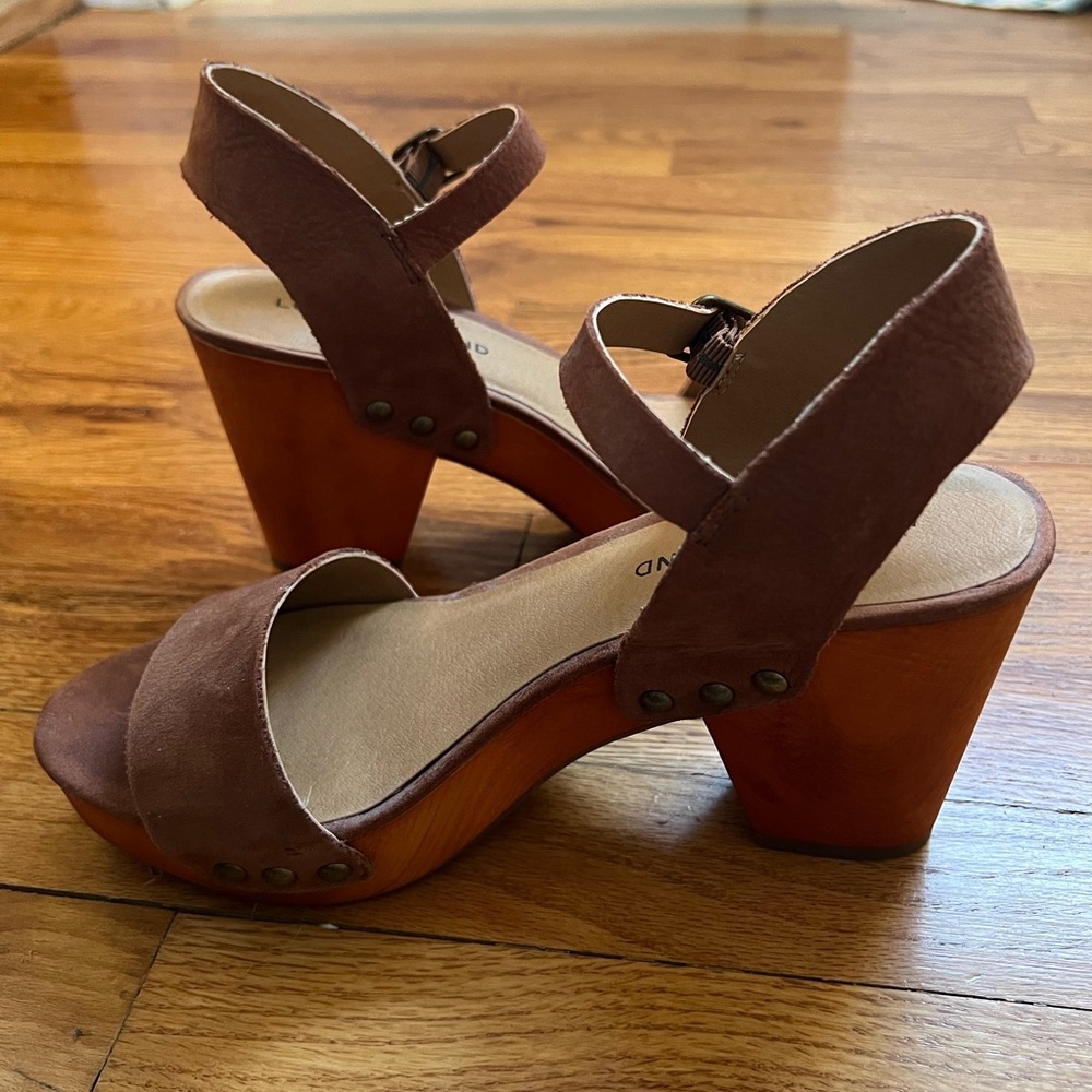 Lucky Brand Brown suede block heel sandals